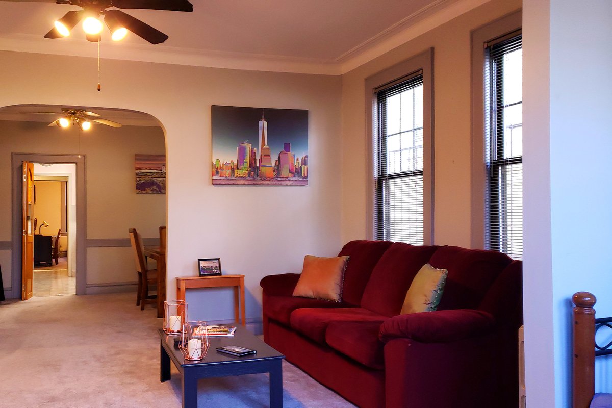 Clean, Comfy and Convenient NYC Suburb sleeps 16