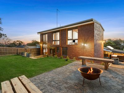 Beachside Weekender with Spa Sleeps 11-13