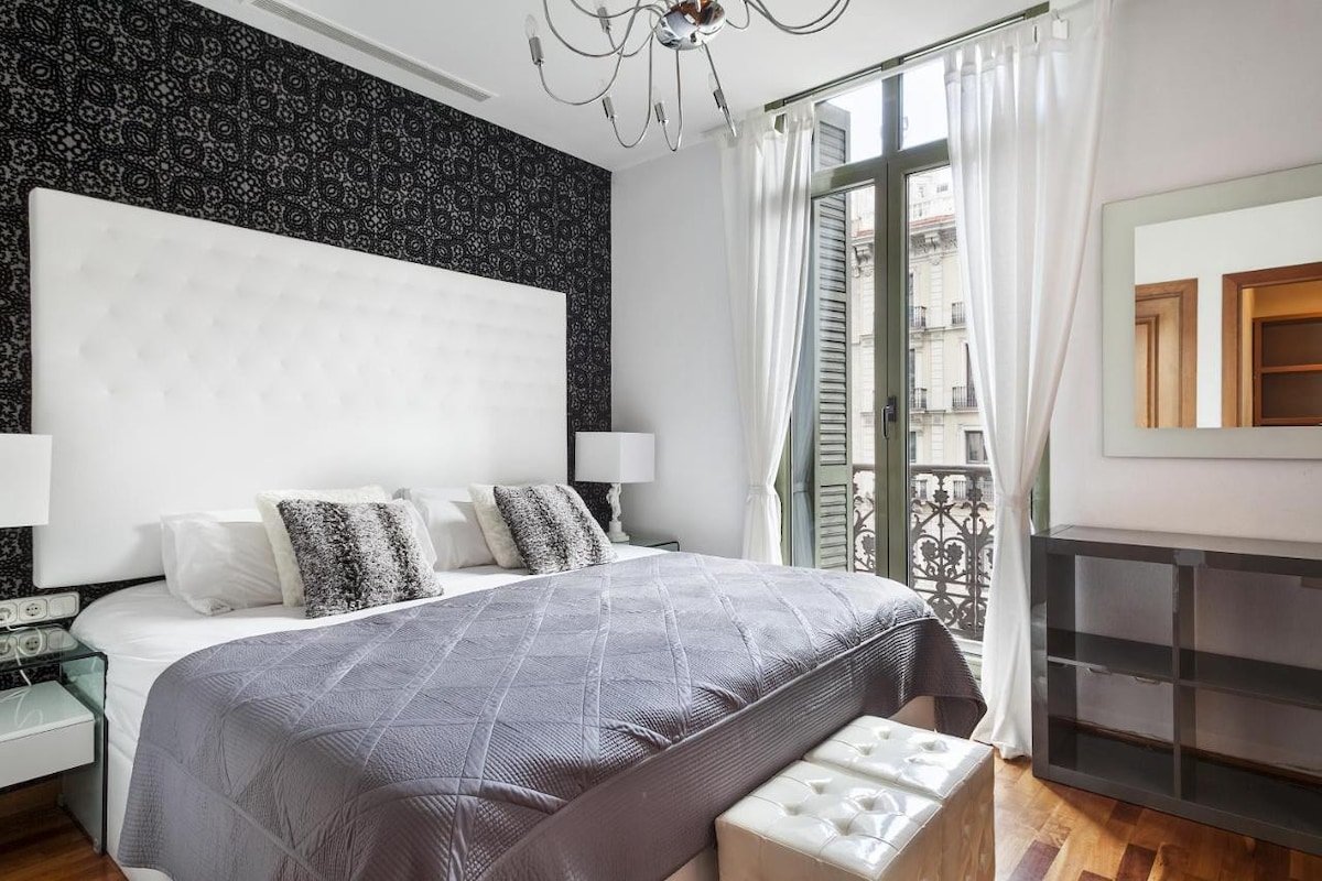 Amazing flat in the heart of Barcelona gallery image 3