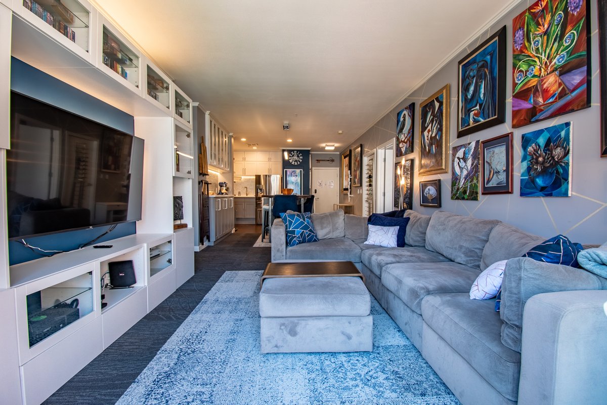 Artist’s Retreat in the Heart of Seattle! 2BR/2BA