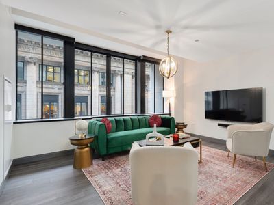 Luxury 2BR near Millennium Park + 5-Star Reviews
