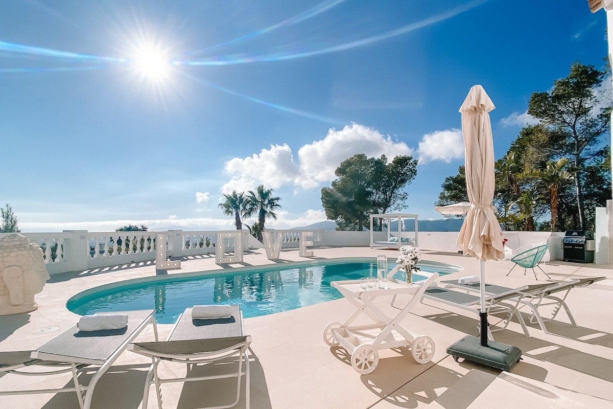 Sunrise-Dalt Vila Views-Luxury-Privacy gallery image 4