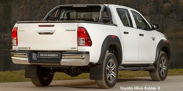 TOYOTA HILUX BEV 4X4 A/T P/U D/C - 17 