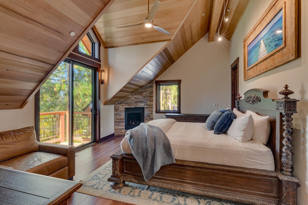 5-Bedroom Lake Tahoe Gem | Deck & Hot Tub (Tall gallery image 3