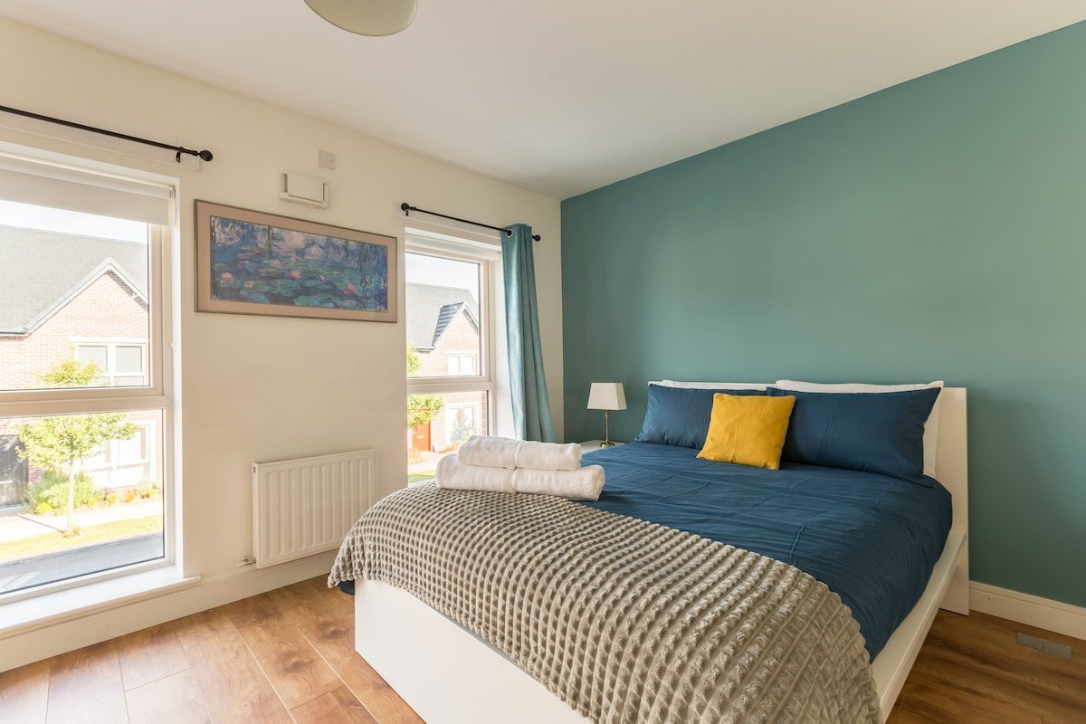 4-bed House Close to Airport, City & Beaches gallery image 5