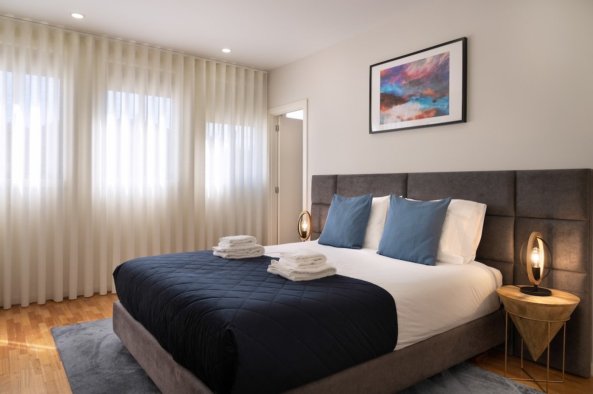 Invicta Premium – 4BR Downtown apartment w/AC gallery image 4