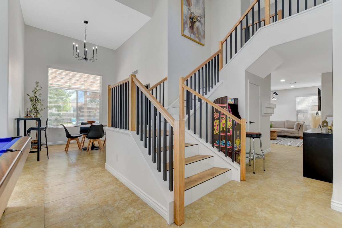 Home Rental with Backyard Pool Oasis – MTR gallery image 5