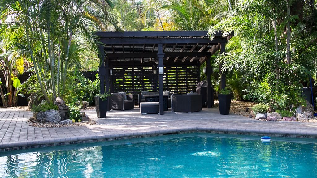 Modern Two Story Lush Paradise w/ private Pool gallery image 5