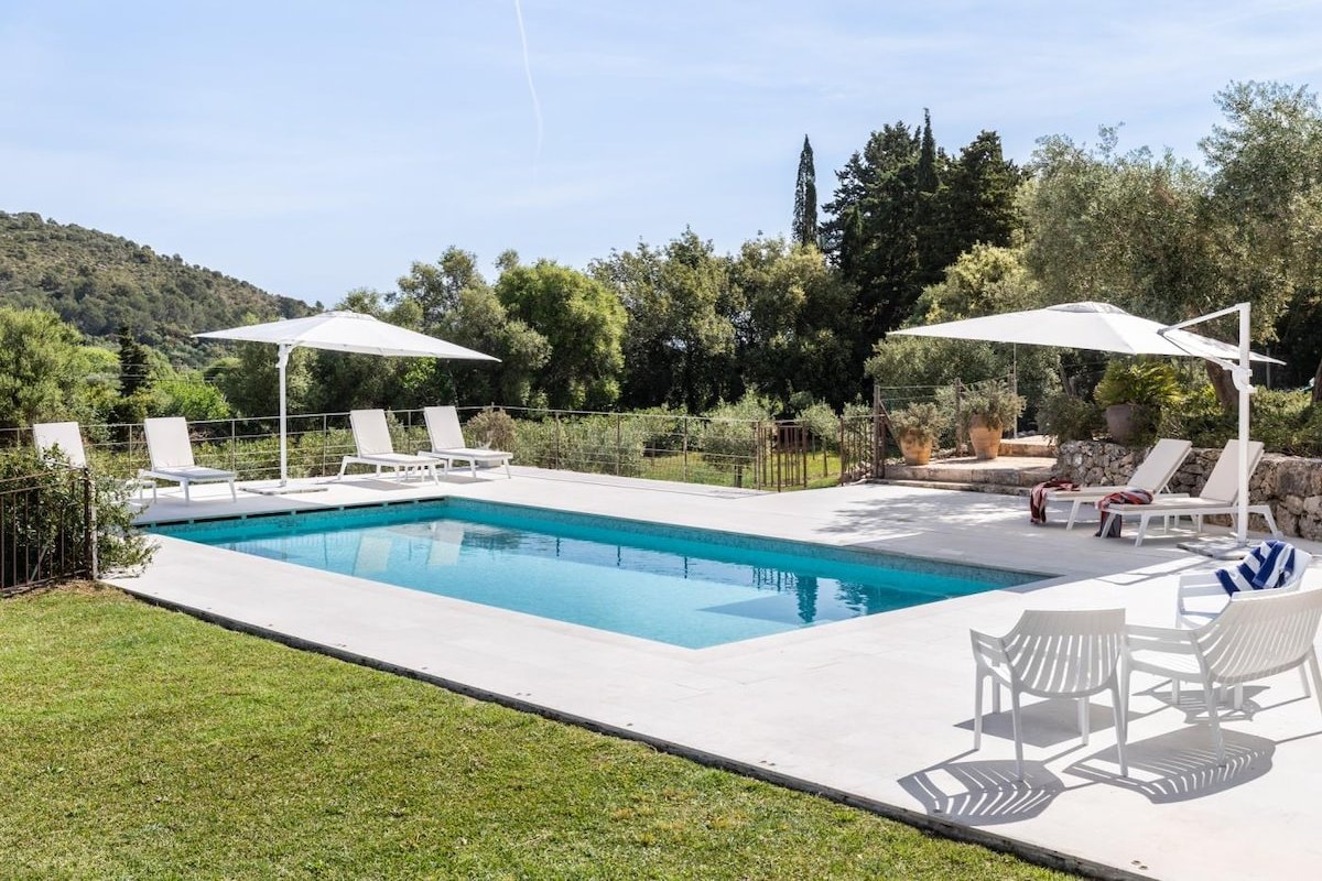 Luxury villa with heated pool and gym in Pollença gallery image 3