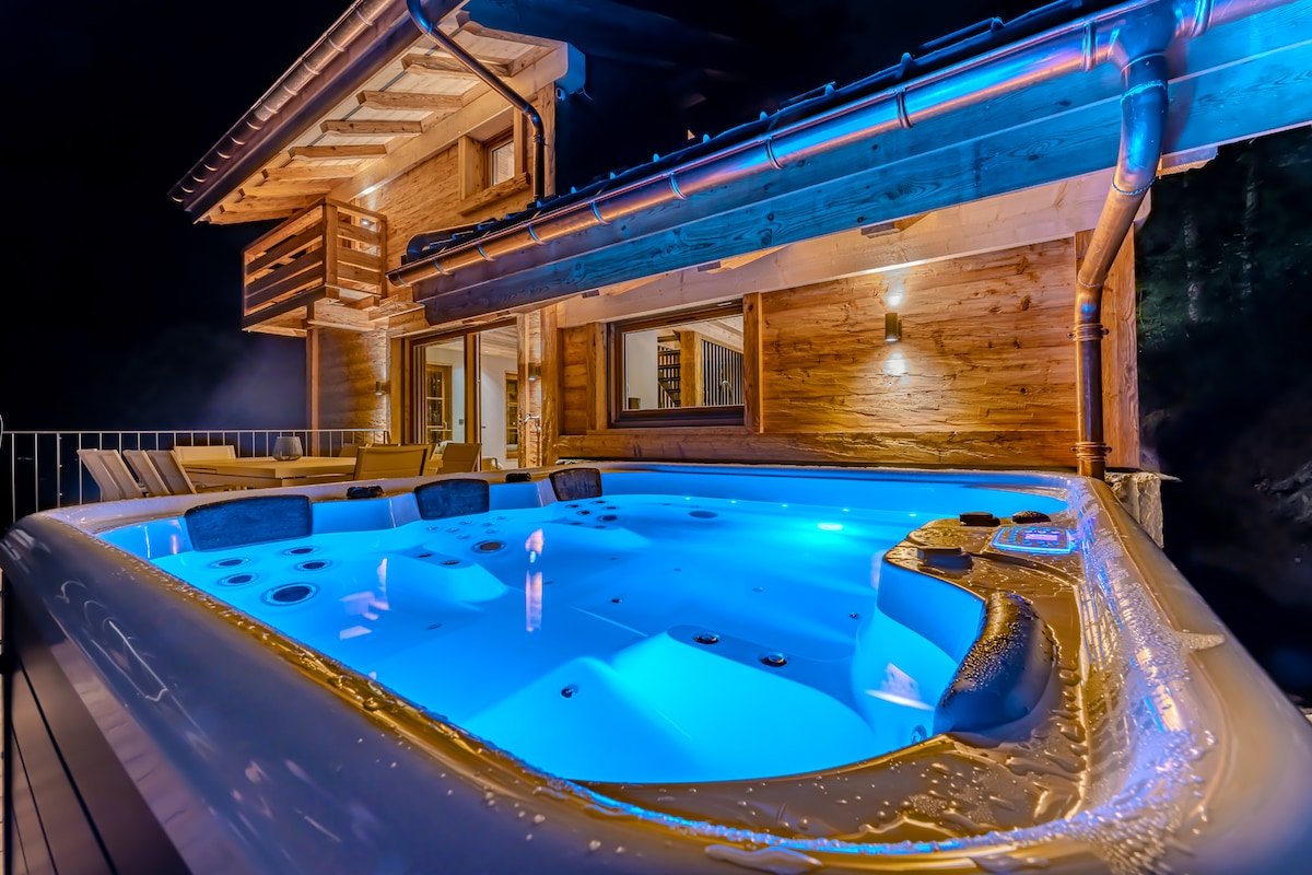 Luxury Chalet with Sauna & Jacuzzi in Megeve peace