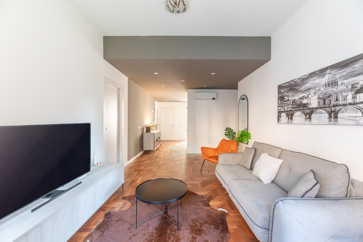 ⁠Skylife Modern 4-Bedroom Trastevere Apartment gallery image 5