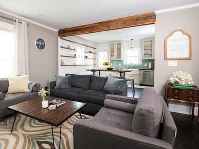 Hilltop House & Cottage, Close to Newport