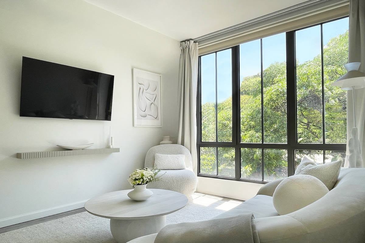 Chic 3 Bed 2 bath | Near Central Park | Quiet |