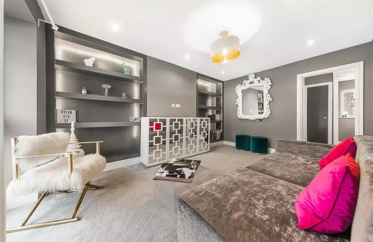 Best Location in London: 3-Bed Chelsea Home gallery image 2