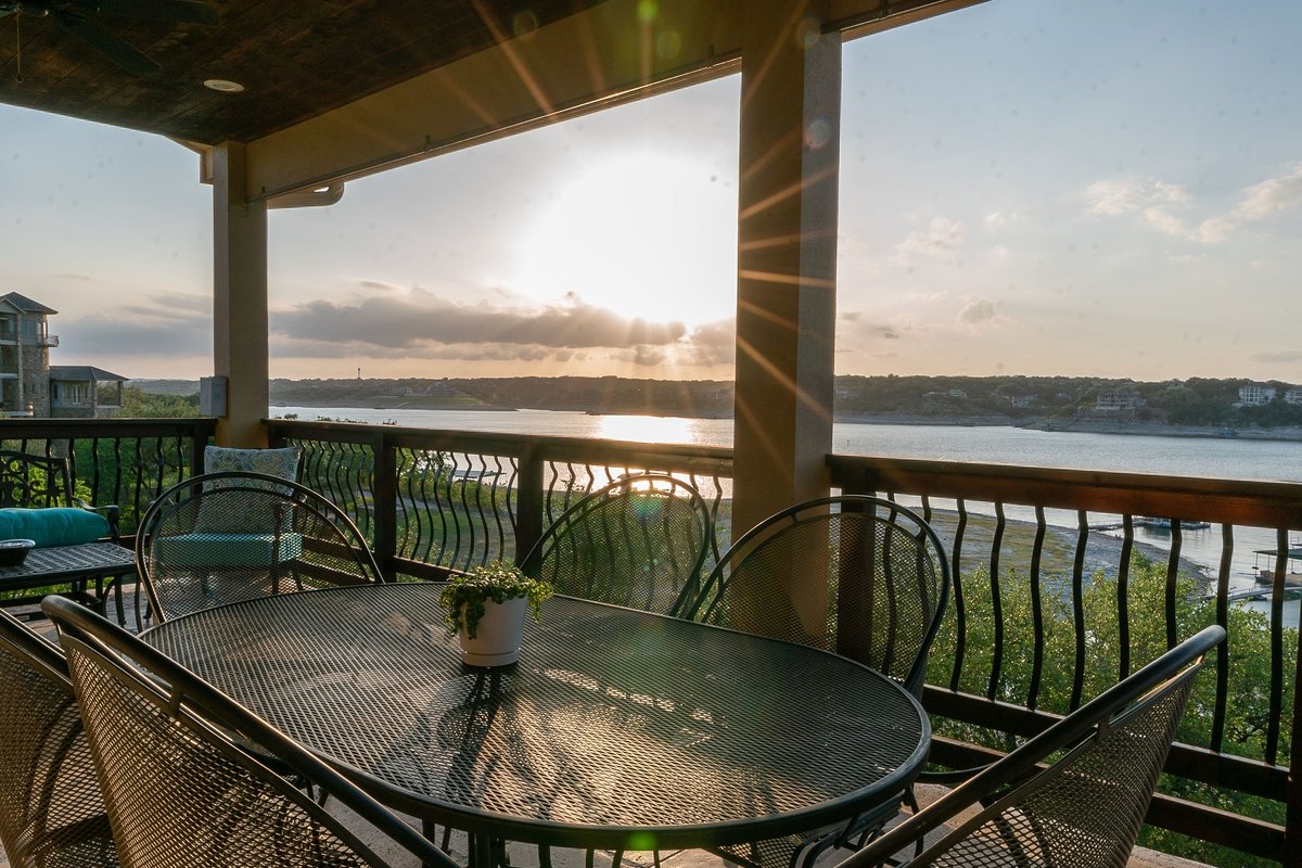 Lake Travis Waterfront Home w/Private Boat Dock
