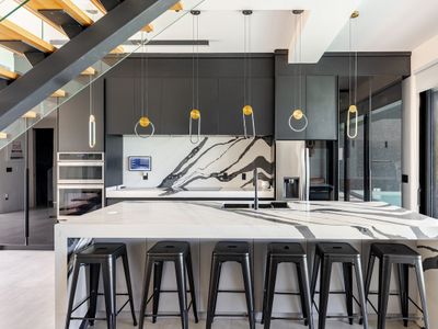 NEW Liquid BEACH Villa · 5 beds · 2 Pools · 10 ppl