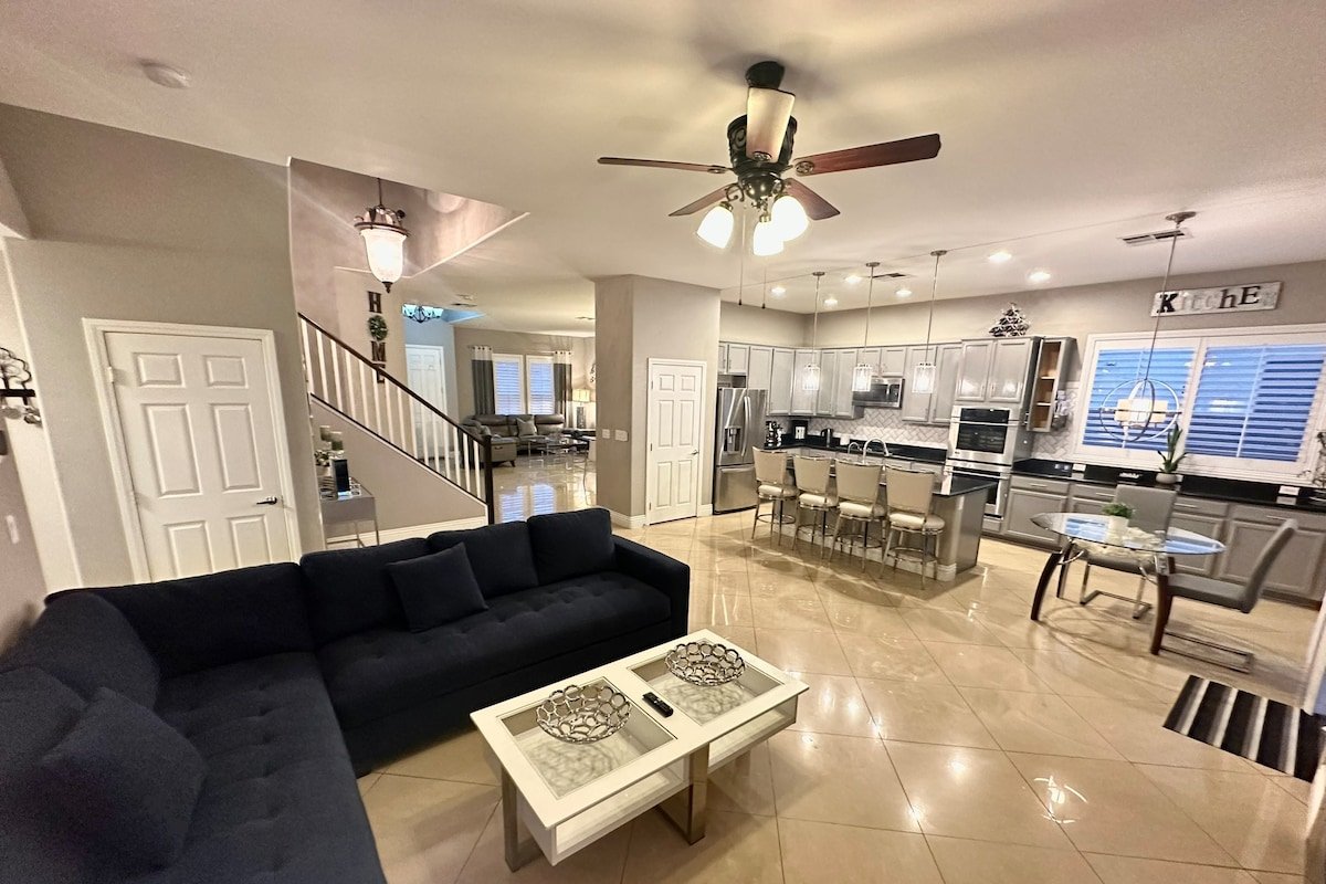 Your Home Away From Home ! gallery image 2