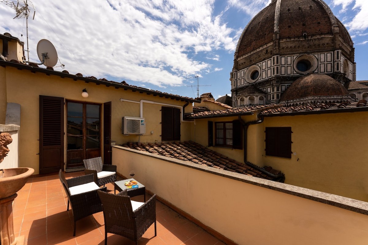 DUOMO BEAUTIFUL TERRACE gallery image 2