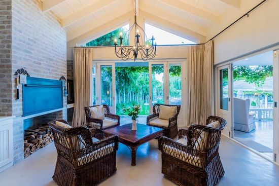 Photo 3 of Constantia Bliss accommodation in Constantia, Cape Town with 6 bedrooms and 4 bathrooms