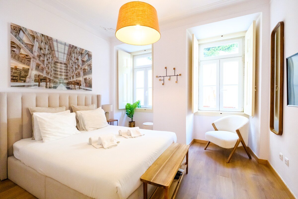 Principe Real Deluxe 3-Bedroom Apartment gallery image 4