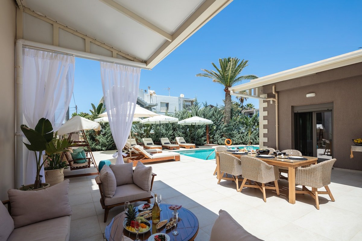 Step Into a Lush Oasis of All Comforts by the Sea! gallery image 4