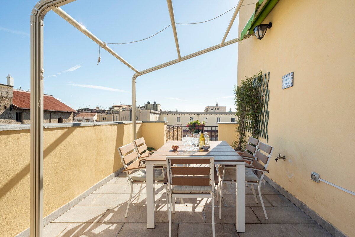 DIMORA S.CHIARA: the quiet in the heart of Napoli. gallery image 5