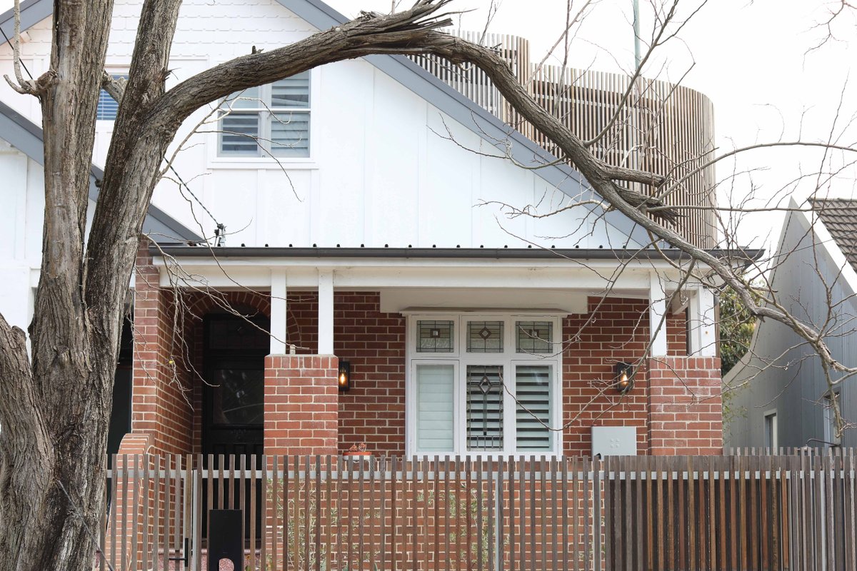 Wrapped in Clovelly – a warm 5 bedroom home