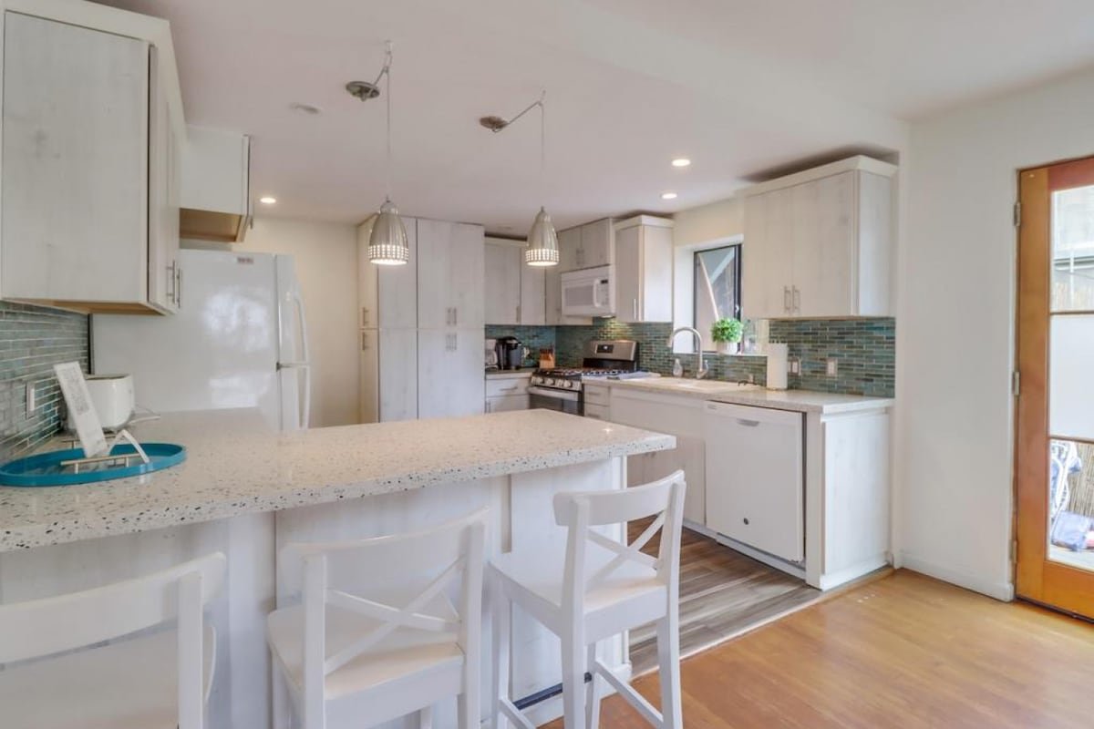 Better Together! Mermaid Cove And Tritons Castle! gallery image 4