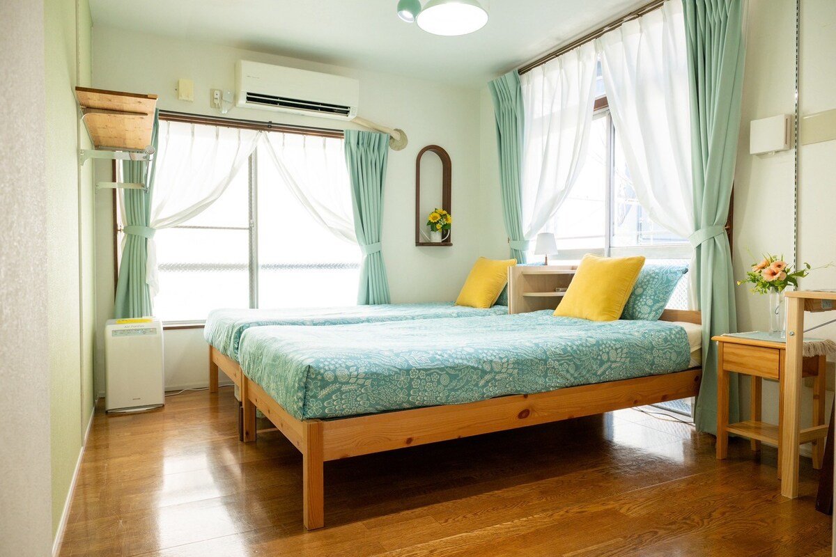 Entire Home in Tokyo – Kid-Friendly, Max 15 Guests gallery image 3