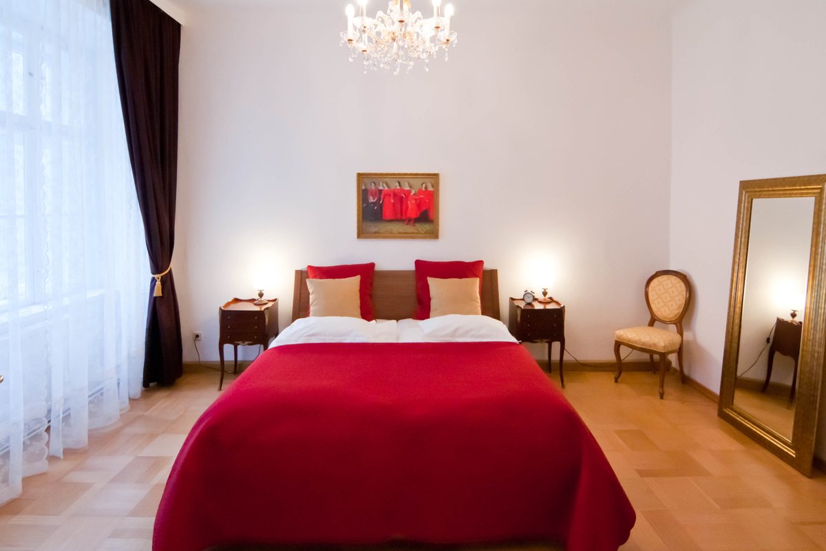 Concerto large 3-bedroom apartment nearJudenplatz