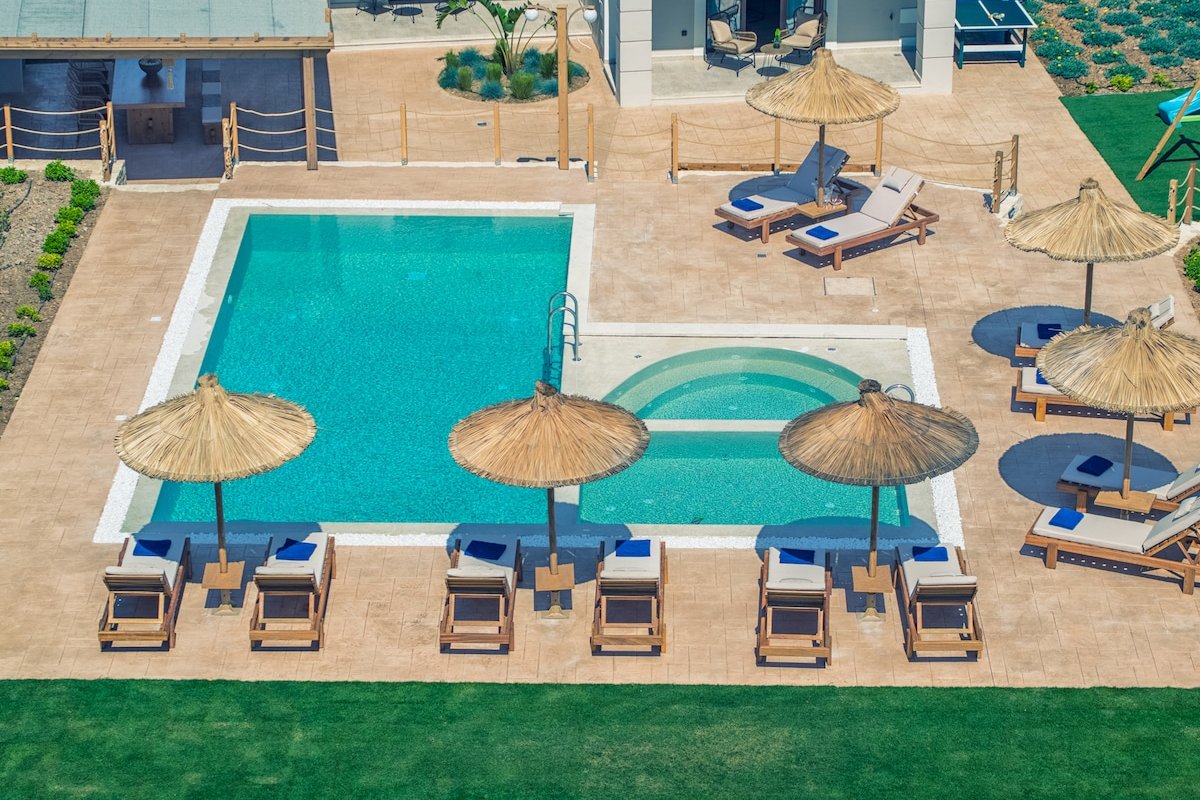 Ivoni Villa, an Iconic Summer Retreat gallery image 5