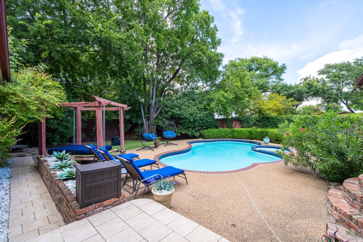 Cheerful 3-bed + Hot Tub; Wonderful Memories here! gallery image 2