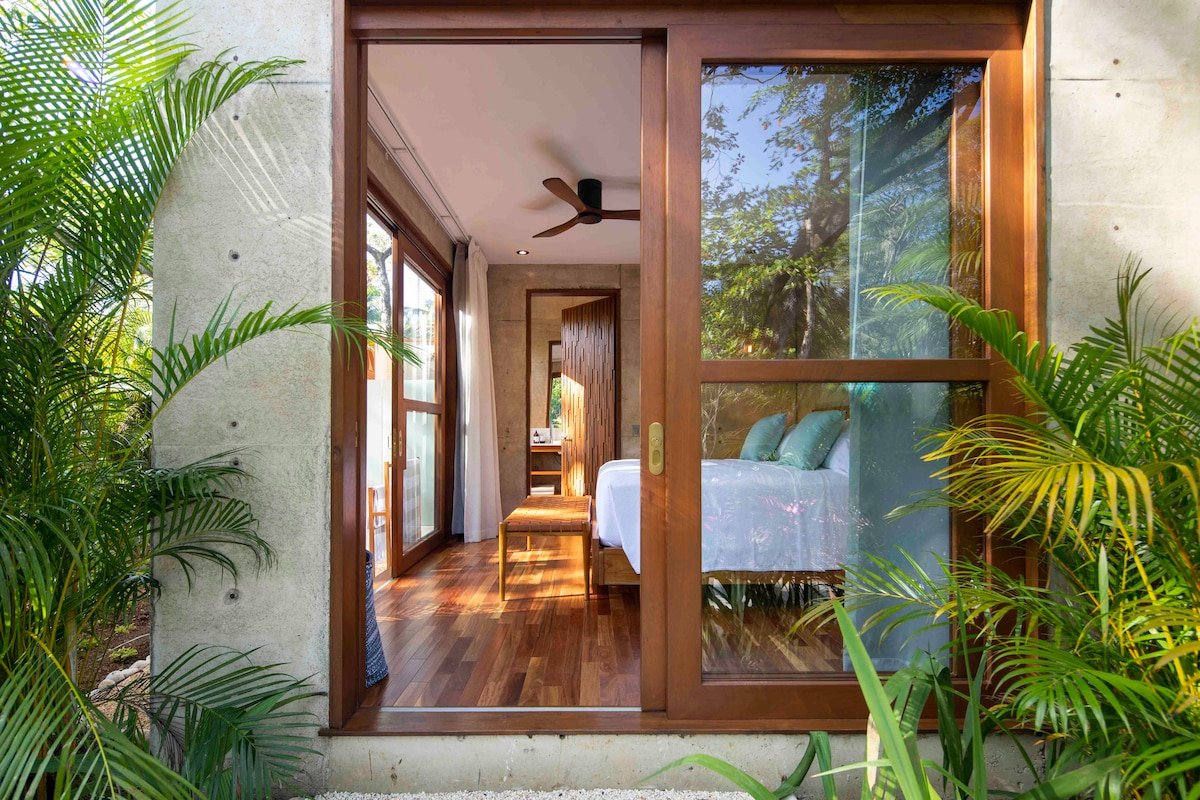 Medusa – Beachfront Luxury Villa at Rayo Verde gallery image 4