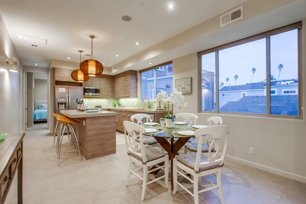 NEW Modern 3B/3Ba- 2 Car GARAGE -Steps Beach & Bay gallery image 4