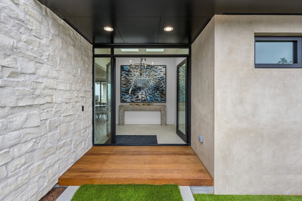 Goldenview | 4BR Ocean, City & Bay Escape + Spa gallery image 5