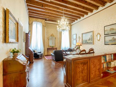 Historic 14th century Luxury Apartment