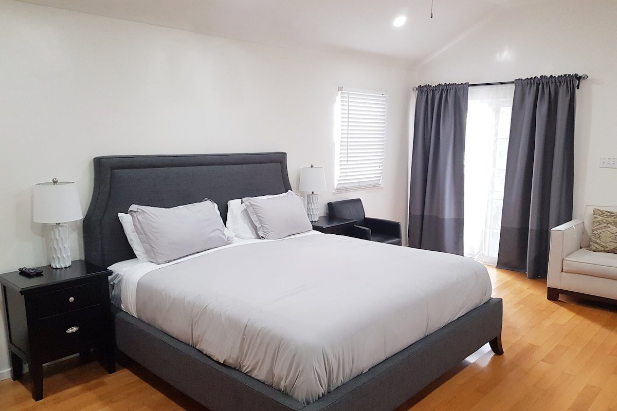 Spacious Group Travel Home gallery image 4