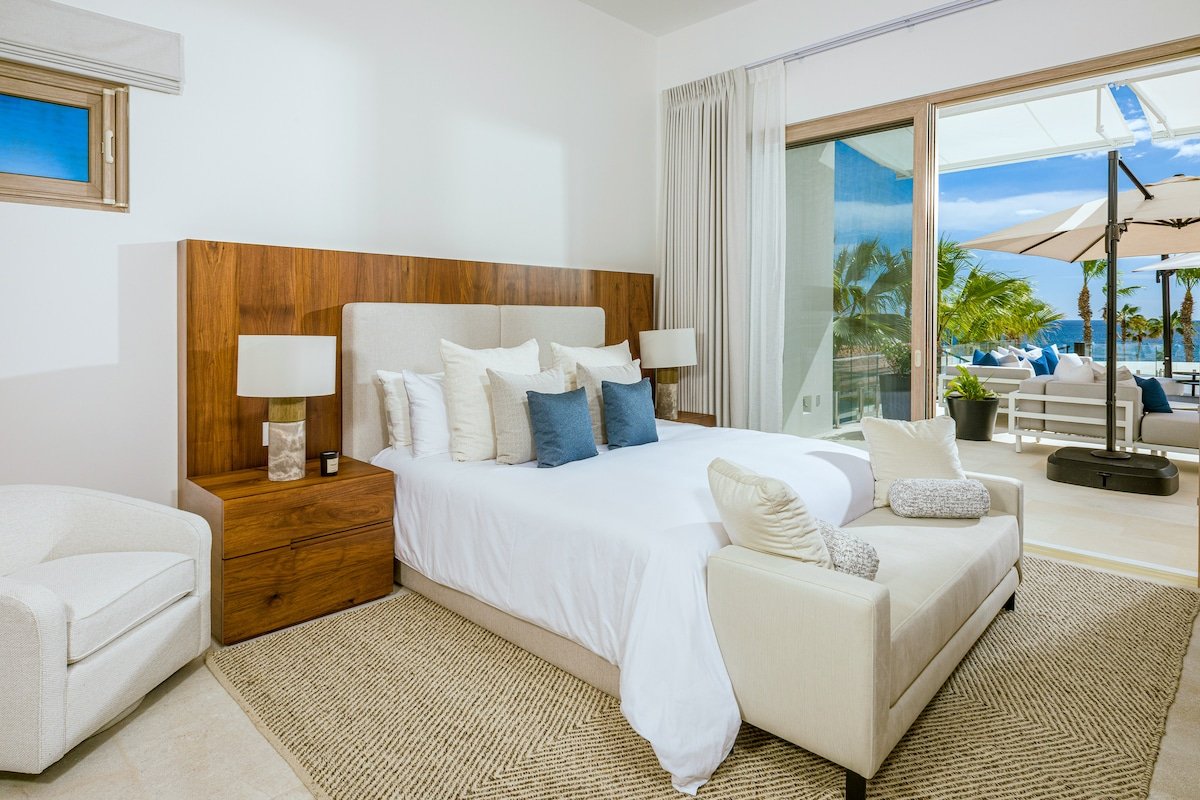 Aqua Blanca Private pool and slides gallery image 2