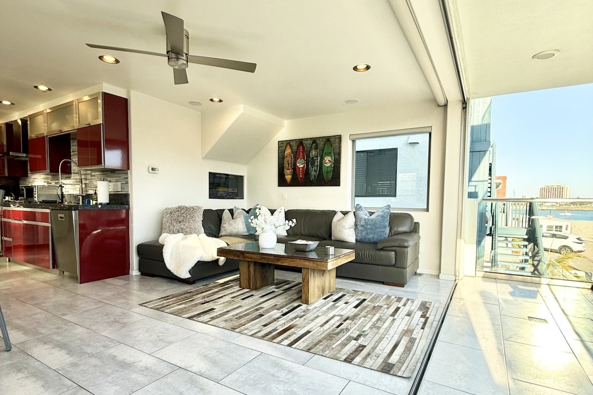 South Mission Beach Ocean view luxury 3 bd 3 bth gallery image 4