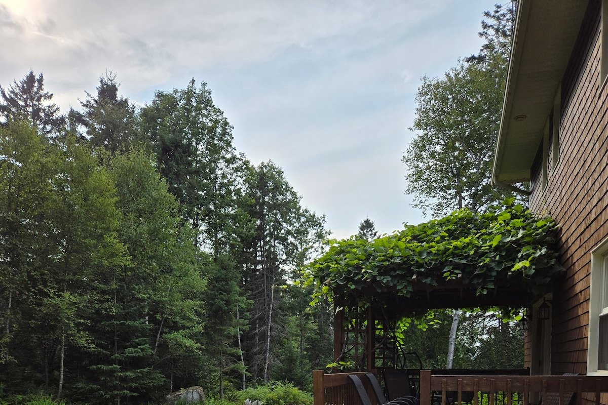 Hilltop Hideaway gallery image 4