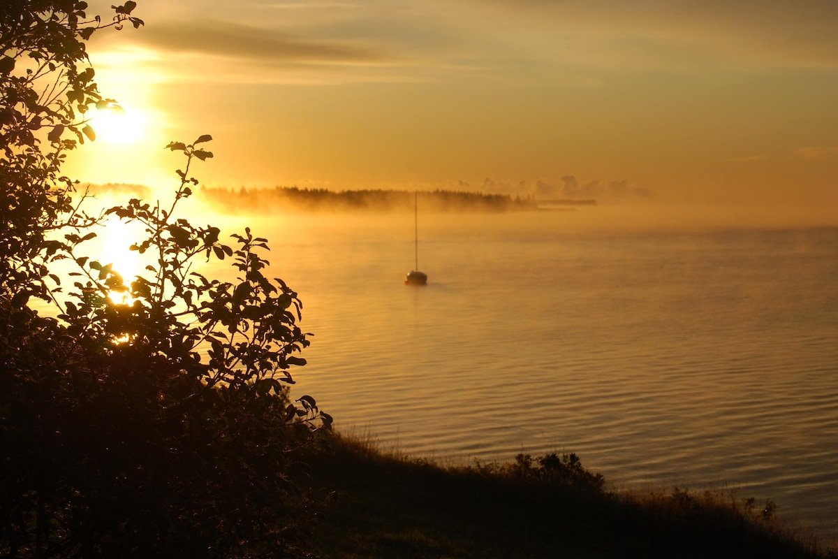 Beautiful OCEANFRONT BEACH Cottage – NB, Canada gallery image 2
