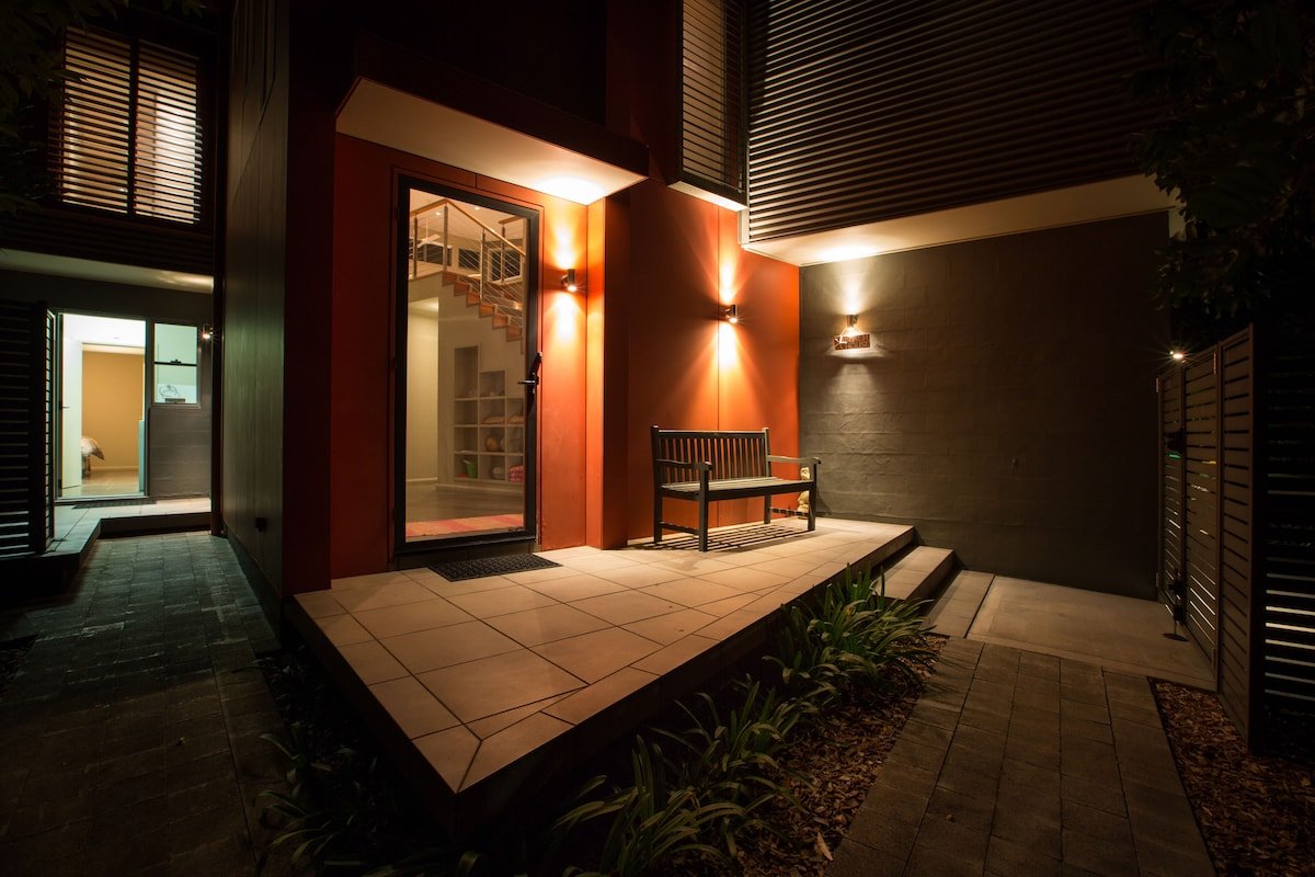 Black Diamond Absolute beach front gallery image 4