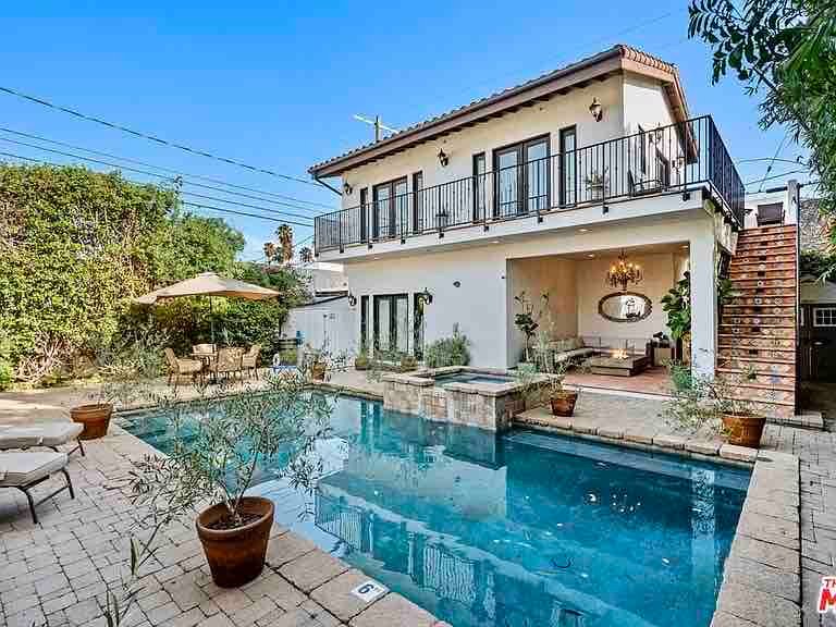 Stylish Spanish Style 3/2 Close to Everything gallery image 4