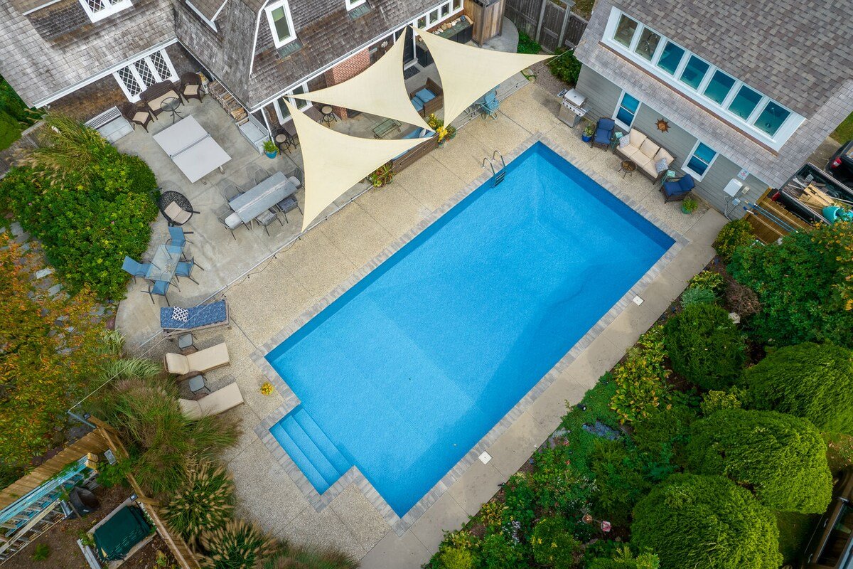 Narragansett Pier Estate with Pool gallery image 3