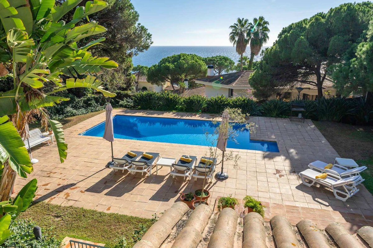 Villa Les Oliveres – Private Pool, A/C & Sea View gallery image 5
