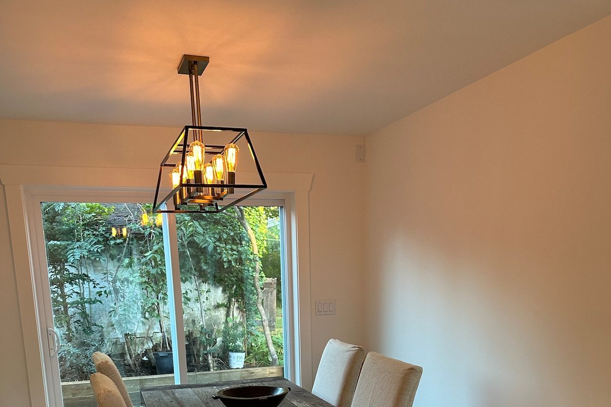 Charming Country Home West Pt Grey, UBC, Kits. gallery image 3