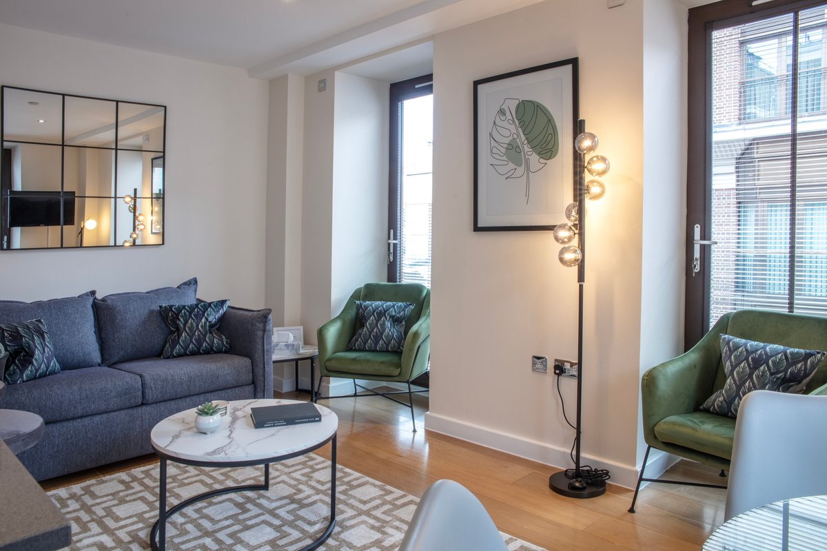 Westminster Stylish Two Bed Two Bath with Air-Con