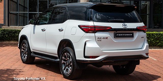 TOYOTA FORTUNER 2.8GD-6 4X4 GR-S A/T - 6 