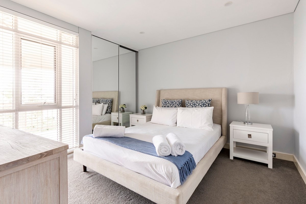 Apartment M603 – luxury beachfront, ocean views! gallery image 5