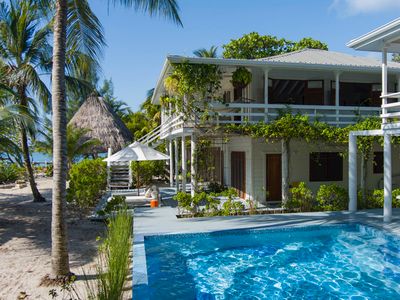 Beachfront w/pool, firepit, family getaway.